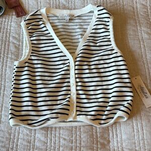 Knitted fashion vest